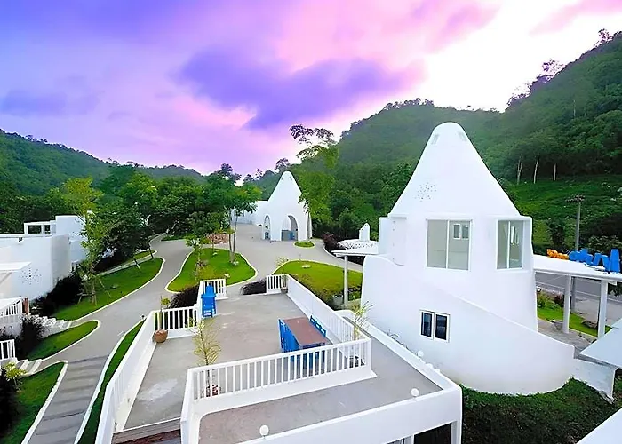 รีสอร์ท Aristo Chic & Farm 4*