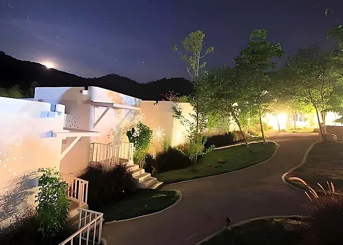 Aristo Chic & Farm 4* สวนผึ้ง