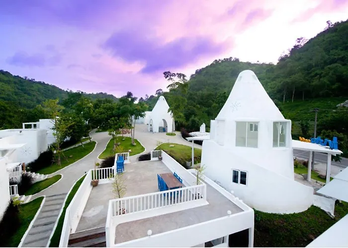 รีสอร์ท Aristo Chic & Farm 4*