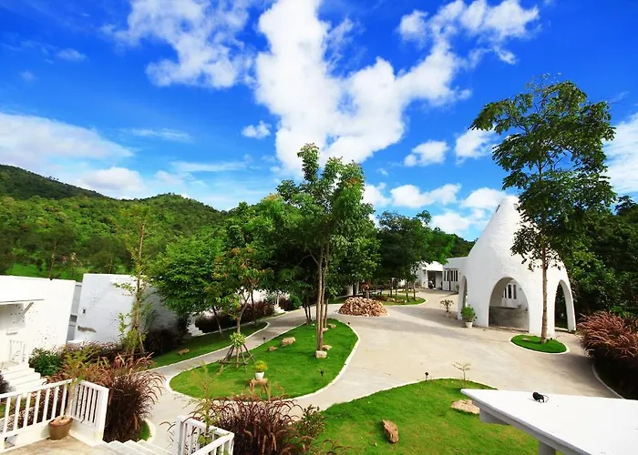 Aristo Chic & Farm 4* สวนผึ้ง